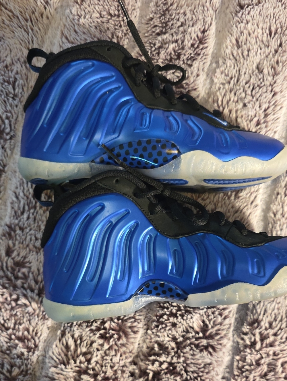 Nike Kids Royal Blue and Black Foamposite-Style Sneakers